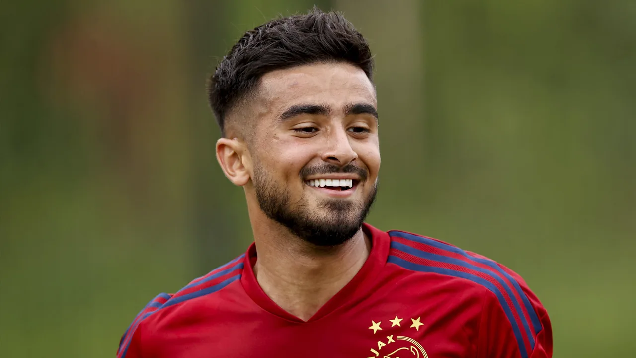 Naci Ünüvar verlengt contract bij Ajax tot 2026