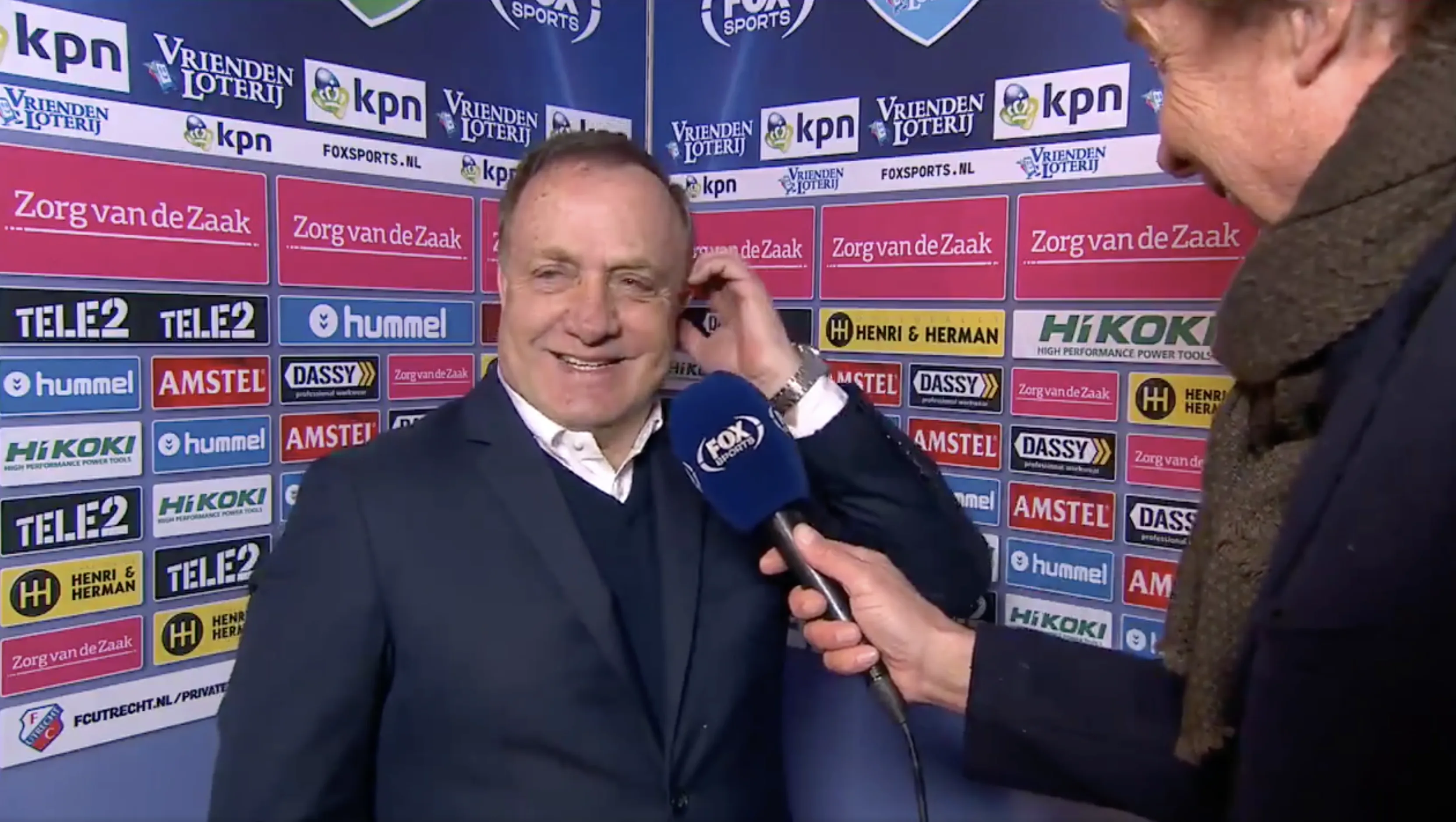 LOL! Dick vindt eigen keeper een kutkeeper 