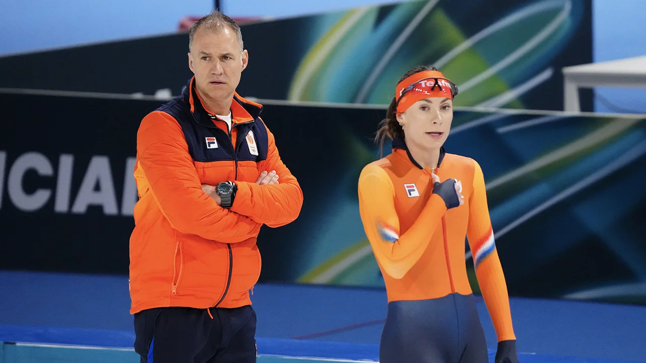 Oud-schaatsster verdedigt trainer Femke Kok na flinke ophef: 'Dennis is juist heel vrouwvriendelijk'