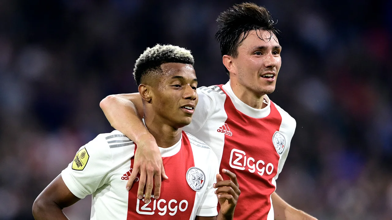 Ajax brengt Cambuur naar de slachtbank met negenklapper