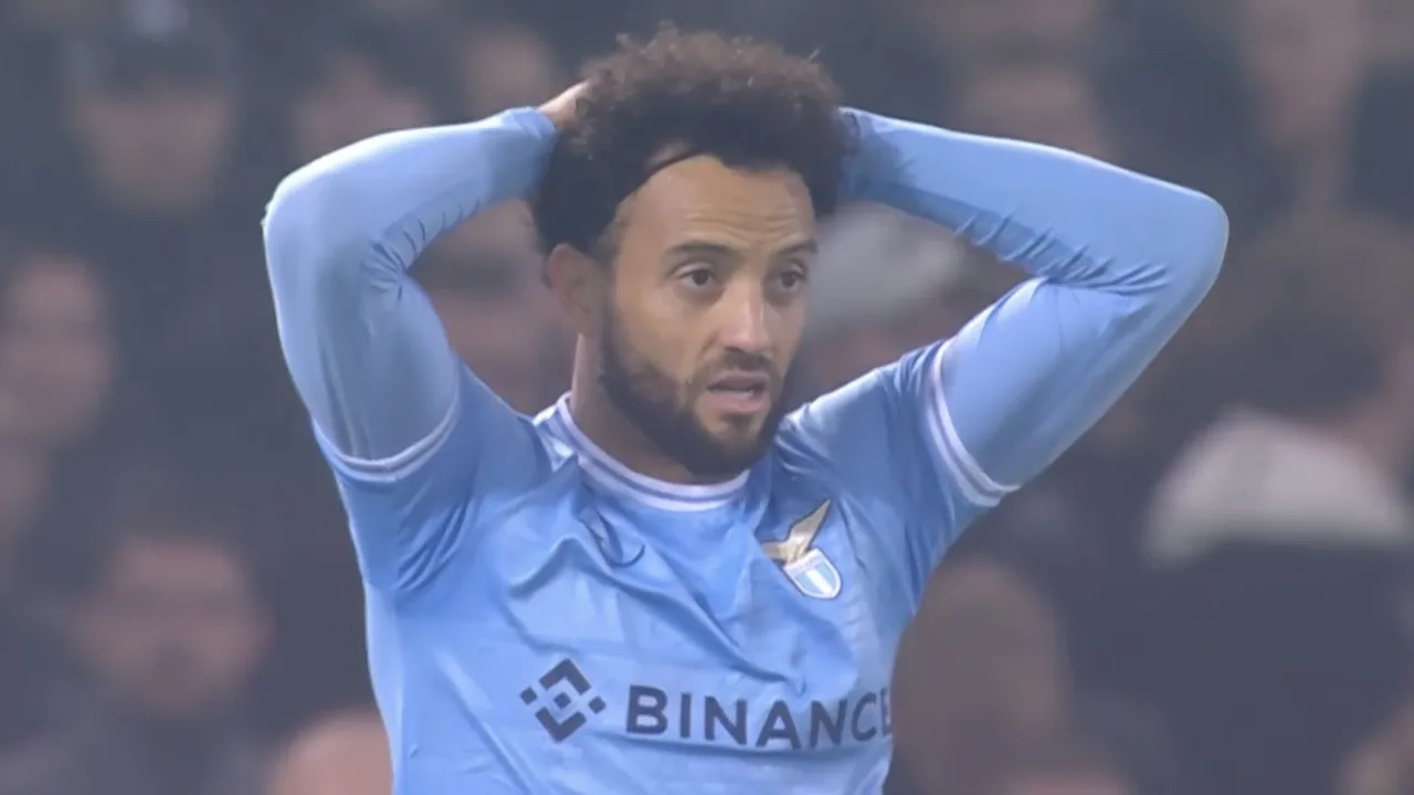 KANS: Felipe Anderson knalt de bal op de bovenkant van de lat