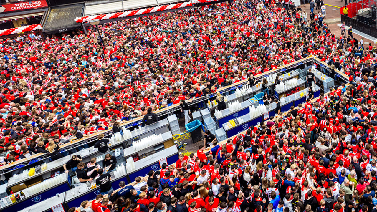 Binnenstad Eindhoven vol, gemeente roept op niet meer te komen