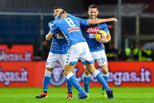 Napoli komt goed weg bij Genoa