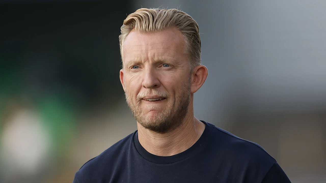 FC Dordrecht-trainer Dirk Kuyt ziet indrukwekkende thuisreeks stranden tegen Jong PSV