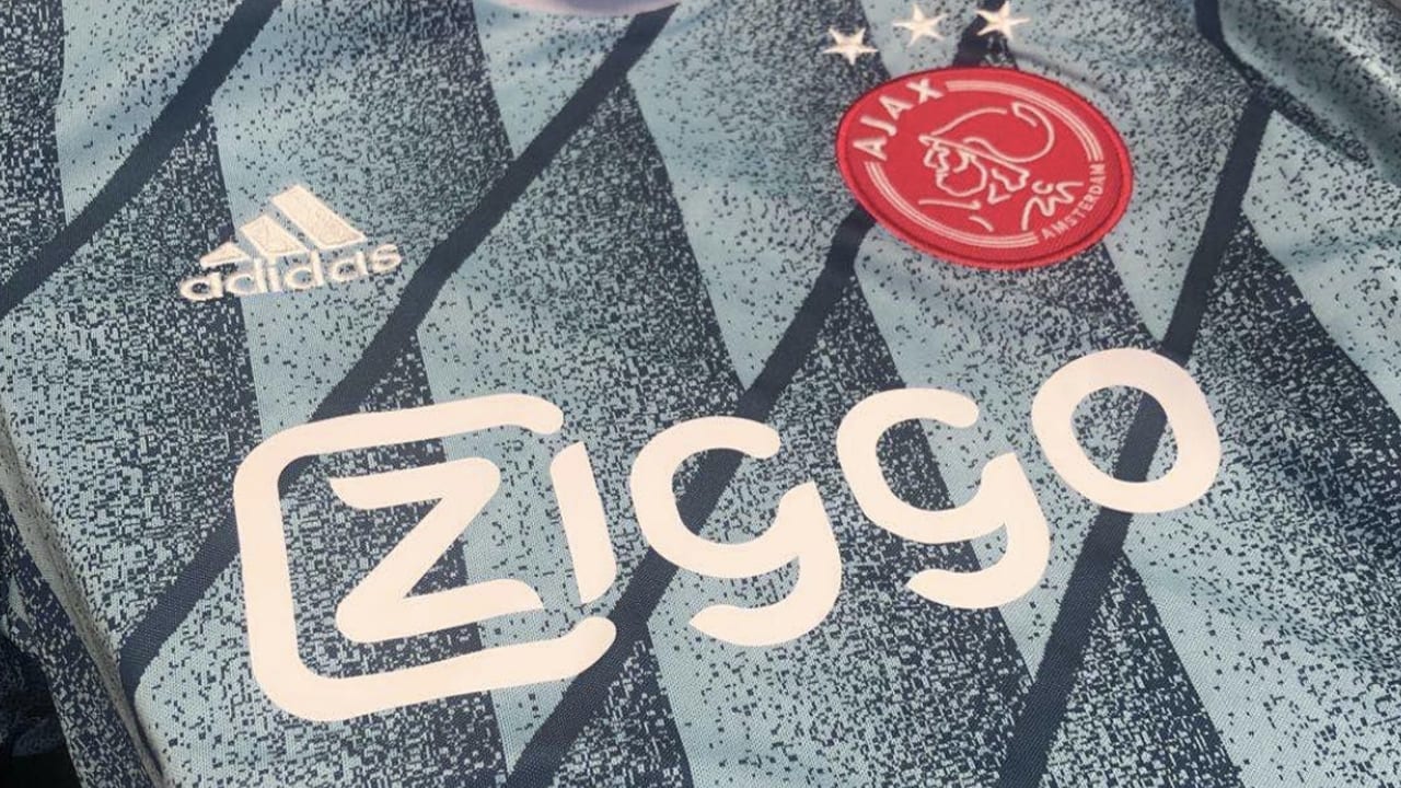 GELEKT: het mogelijke nieuwe uitshirt van Ajax