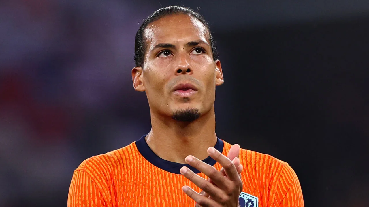 Van Dijk enorm teleurgesteld: ‘Ik heb geen flauw idee hoe mijn toekomst bij Oranje eruitziet’
