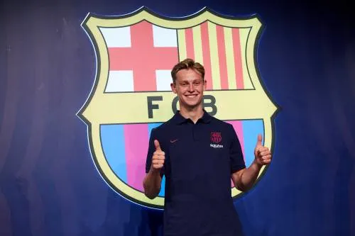 Warm onthaal De Jong bij Barcelona