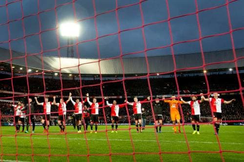 Feyenoord begint met Vente in Emmen