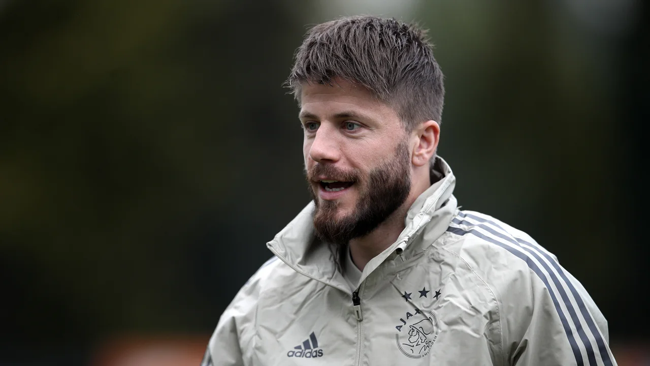 Lasse Schöne traint mee bij Ajax