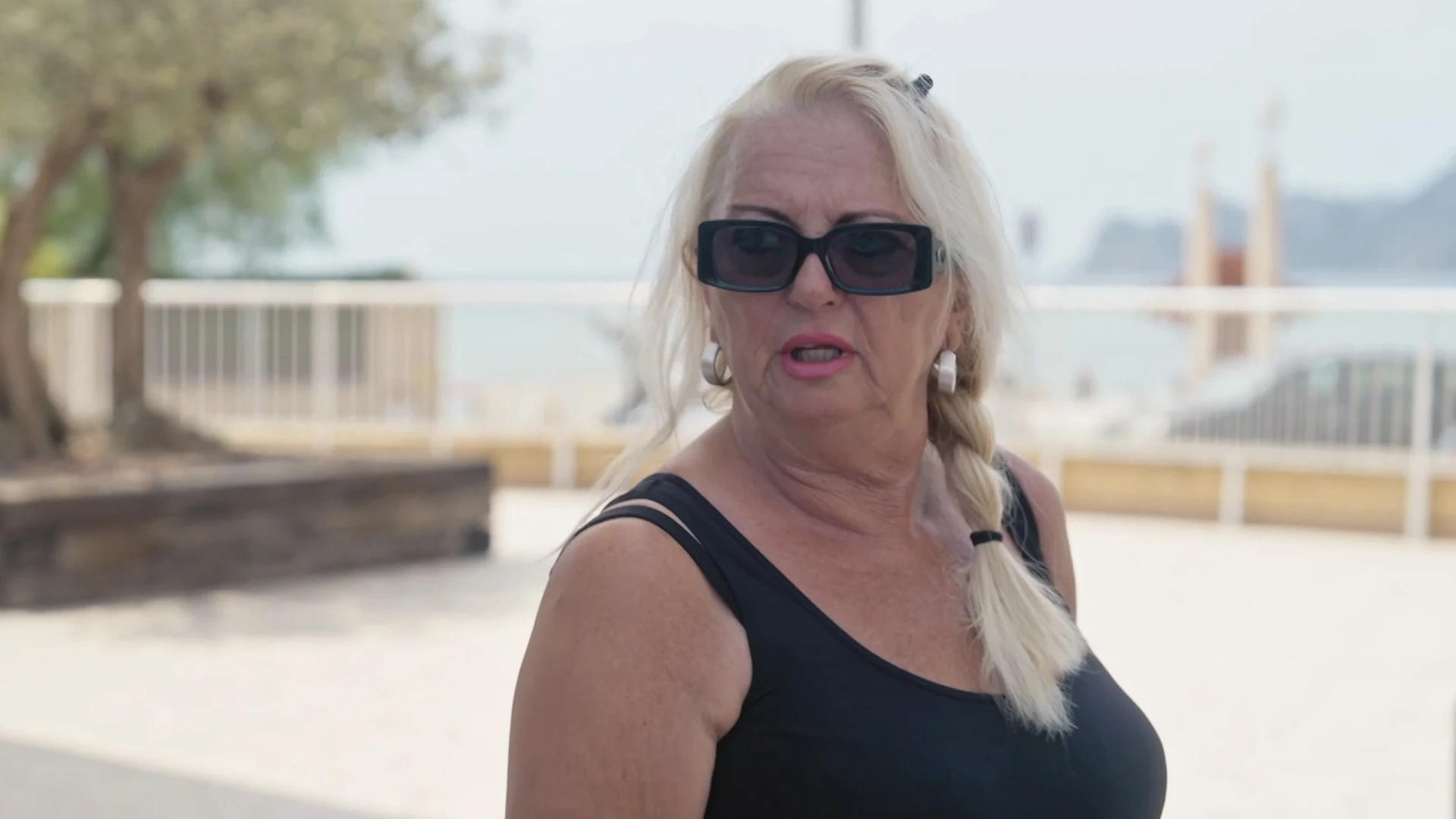 Woeste Monique Hansler haalt uit: ‘Helemaal gestoord zijn die mensen’