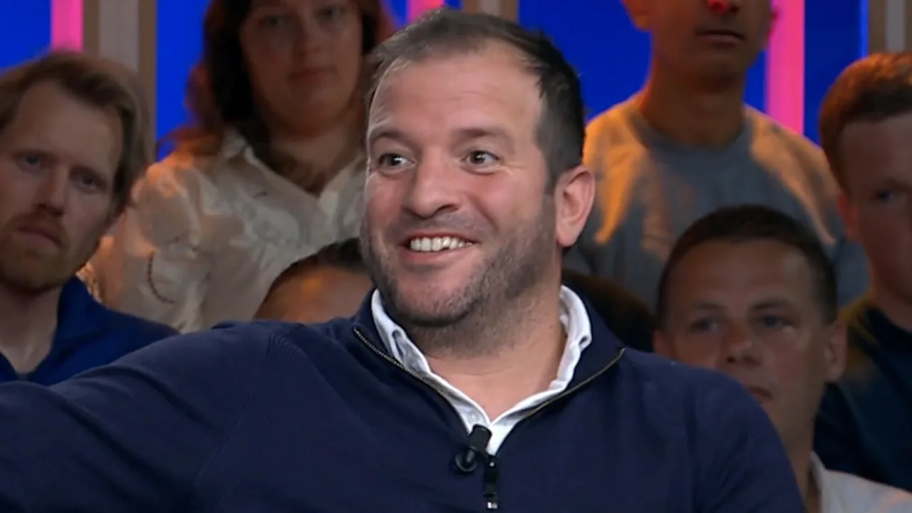 Rafael van der Vaart reageert eerlijk op 'dronken' verschijning in NOS Studio Voetbal