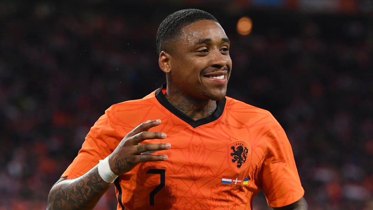 'Ajax brengt bod uit op Bergwijn, Amsterdamse club speelt met vuur'