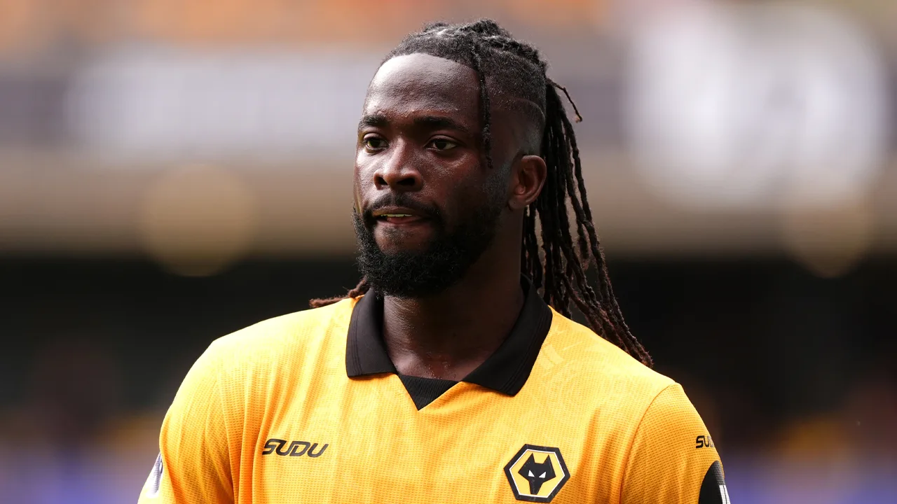 'Ajax dichtbij komst van Wolverhampton-spits Tolu Arokodare'