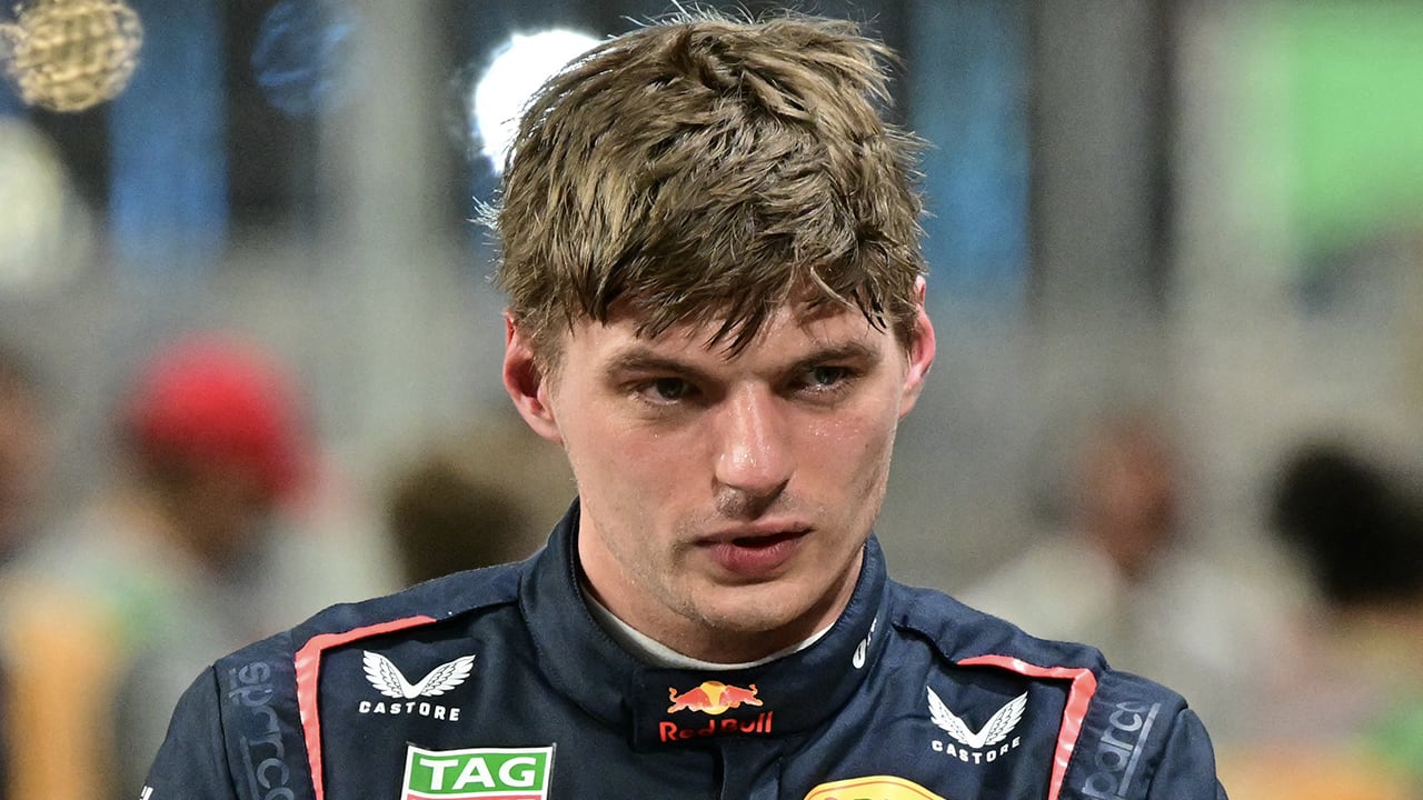 Boze Verstappen heeft geen zin in interview na race in Jeddah: 'Ik wil het kort houden'