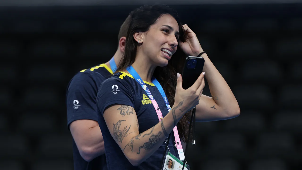 Braziliaanse zwemster weggestuurd van Olympische Spelen na bezoekje aan Eiffeltoren