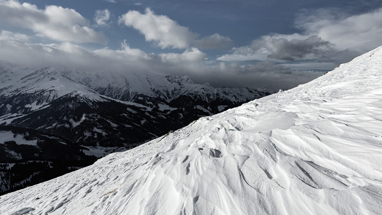 Nederlandse groep getroffen door lawine in Oostenrijk, zeker twee doden
