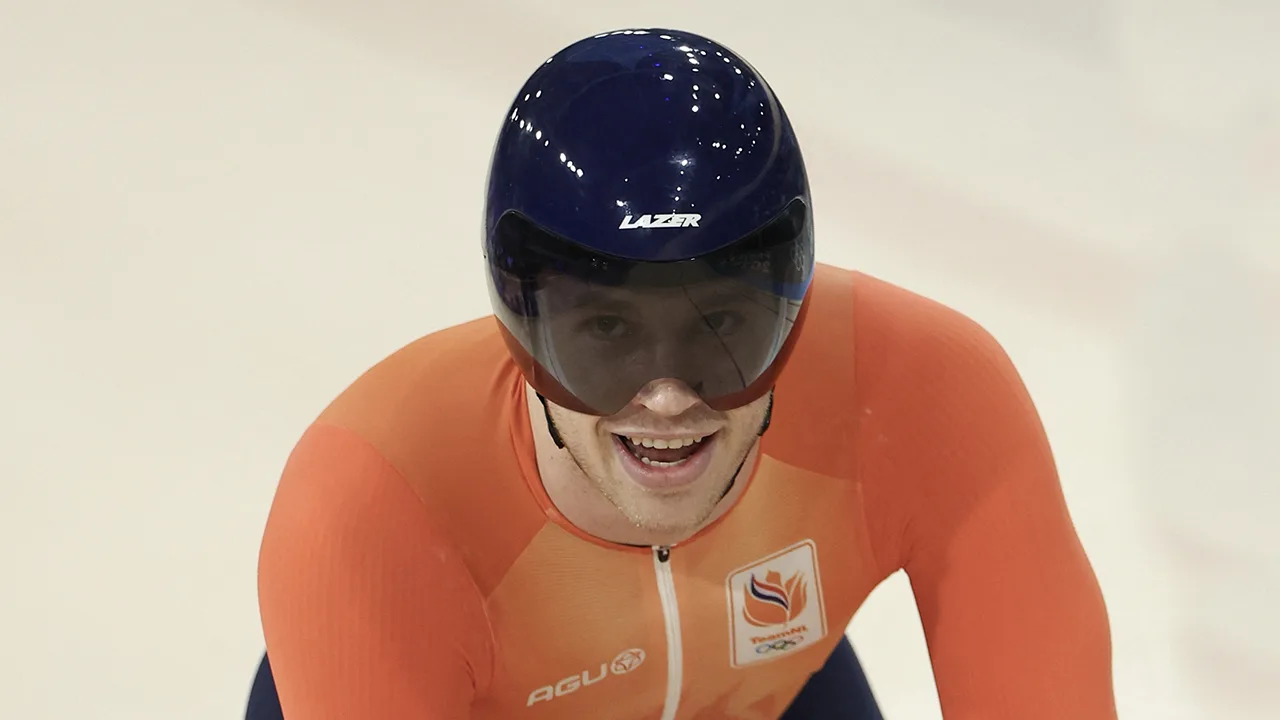 Baanrenner Harrie Lavreysen verovert opnieuw olympische titel op sprint
