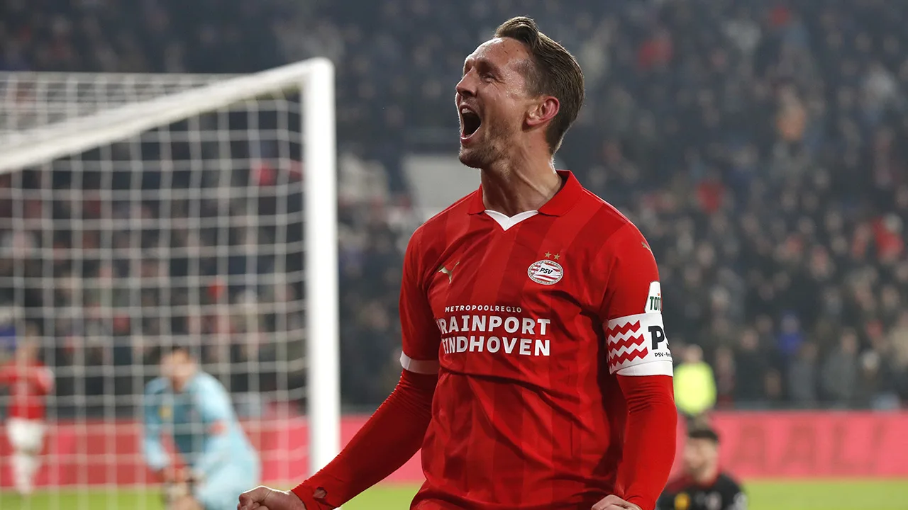 Luuk de Jong betreedt de top-10 van Eredivisie-topschutters aller tijden