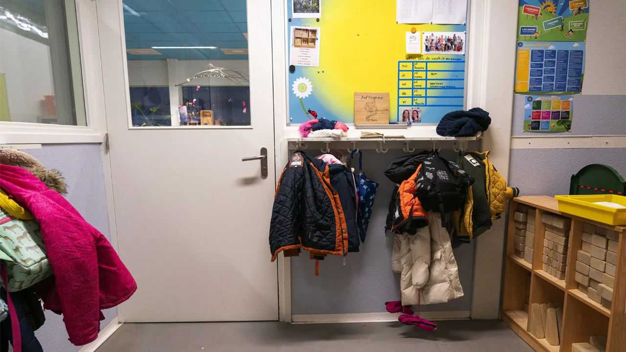 Scholierenorganisatie presenteert taalgids: geen ‘jongens en meisjes’ meer in de klas