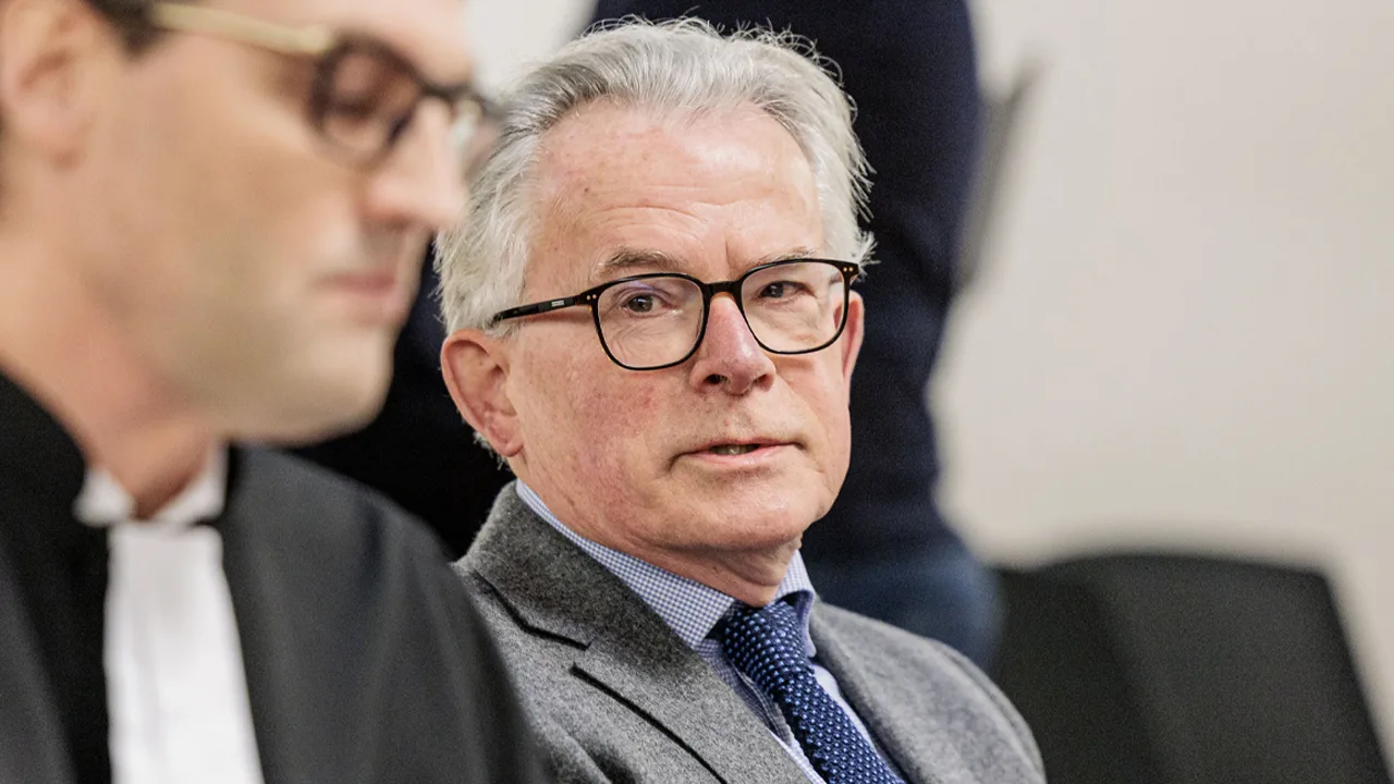 Ex-burgemeester Groningen veroordeeld voor masturberen achter het stuur