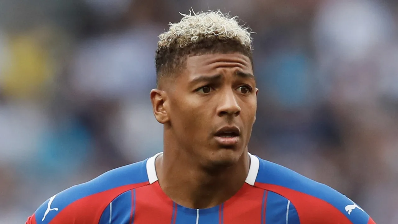 'PSV wil linksback Van Aanholt naar Eindhoven halen'