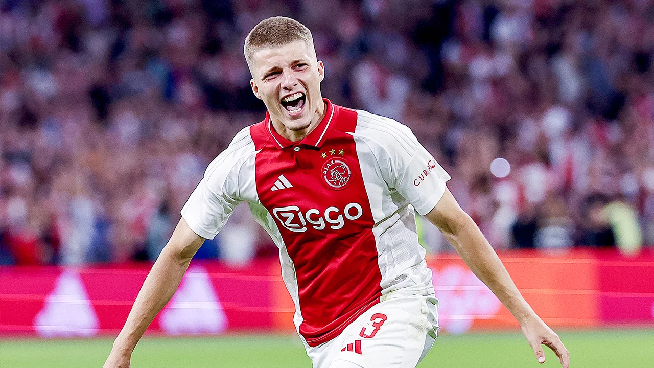 Ajax bereikt na 34 strafschoppen play-offs van Europa League