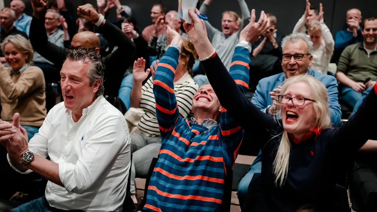 Gemeenteraad Roosendaal stemt tegen azc Heerle, besluit met luid applaus ontvangen
