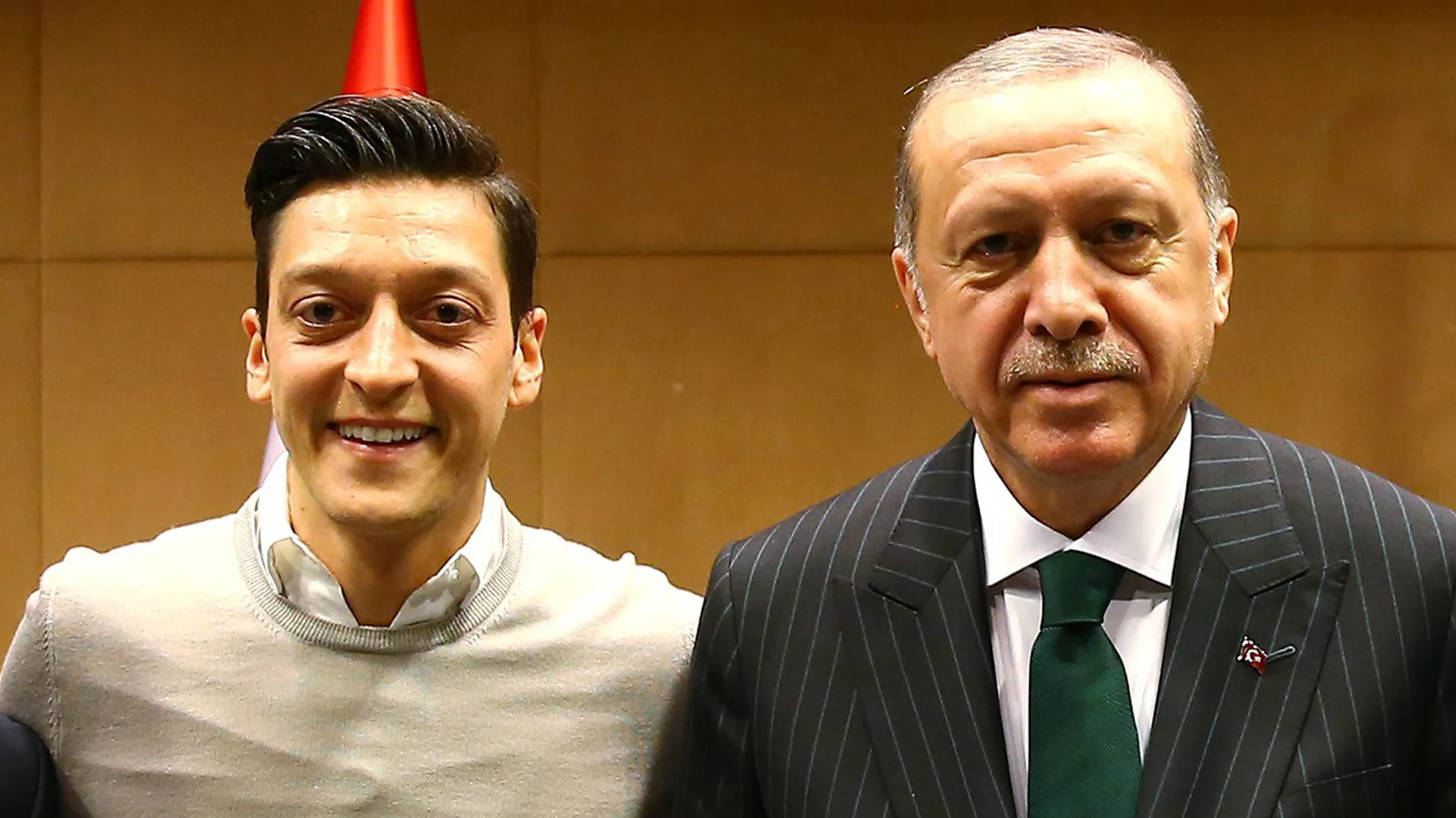 Voormalig Duits international Mesut Özil wordt bestuurslid van partij-Erdogan