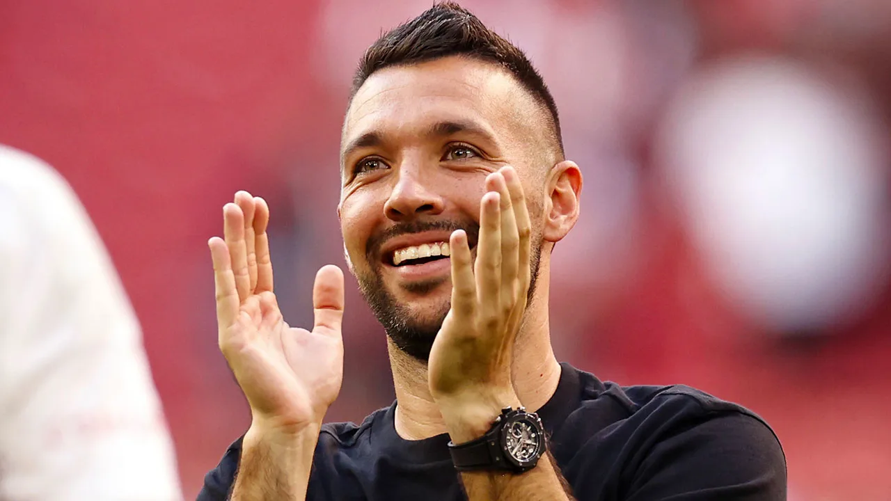 Farioli richt zich op Instagram tot Ajax-fans: 'Bedankt voor jullie begrip, geduld en steun!' 