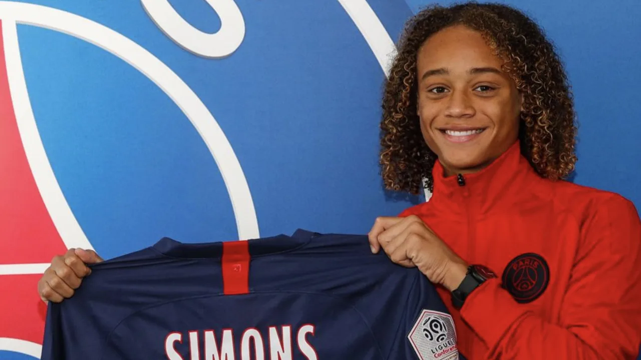 Xavi Simons van Barcelona naar PSG