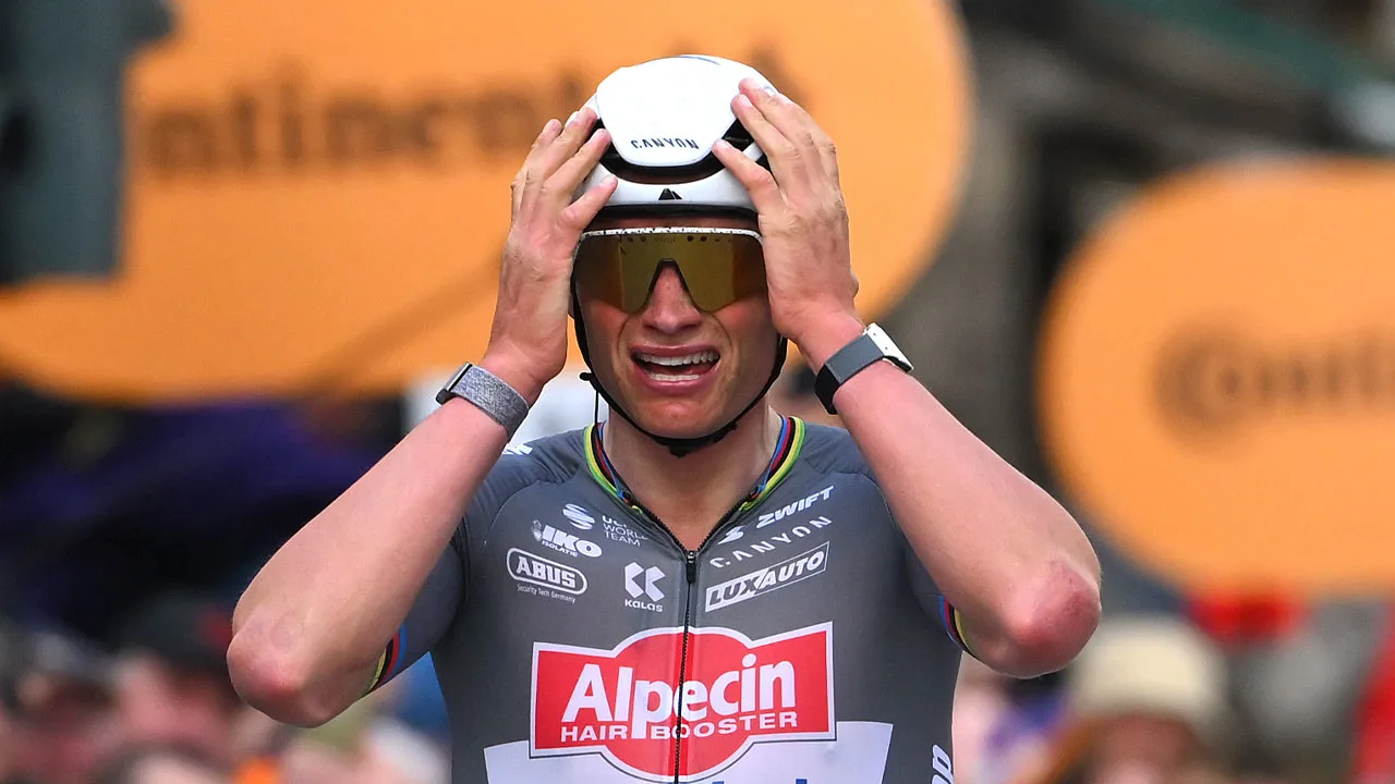 Mathieu van der Poel wint voor tweede keer wielerklassieker Milaan-Sanremo