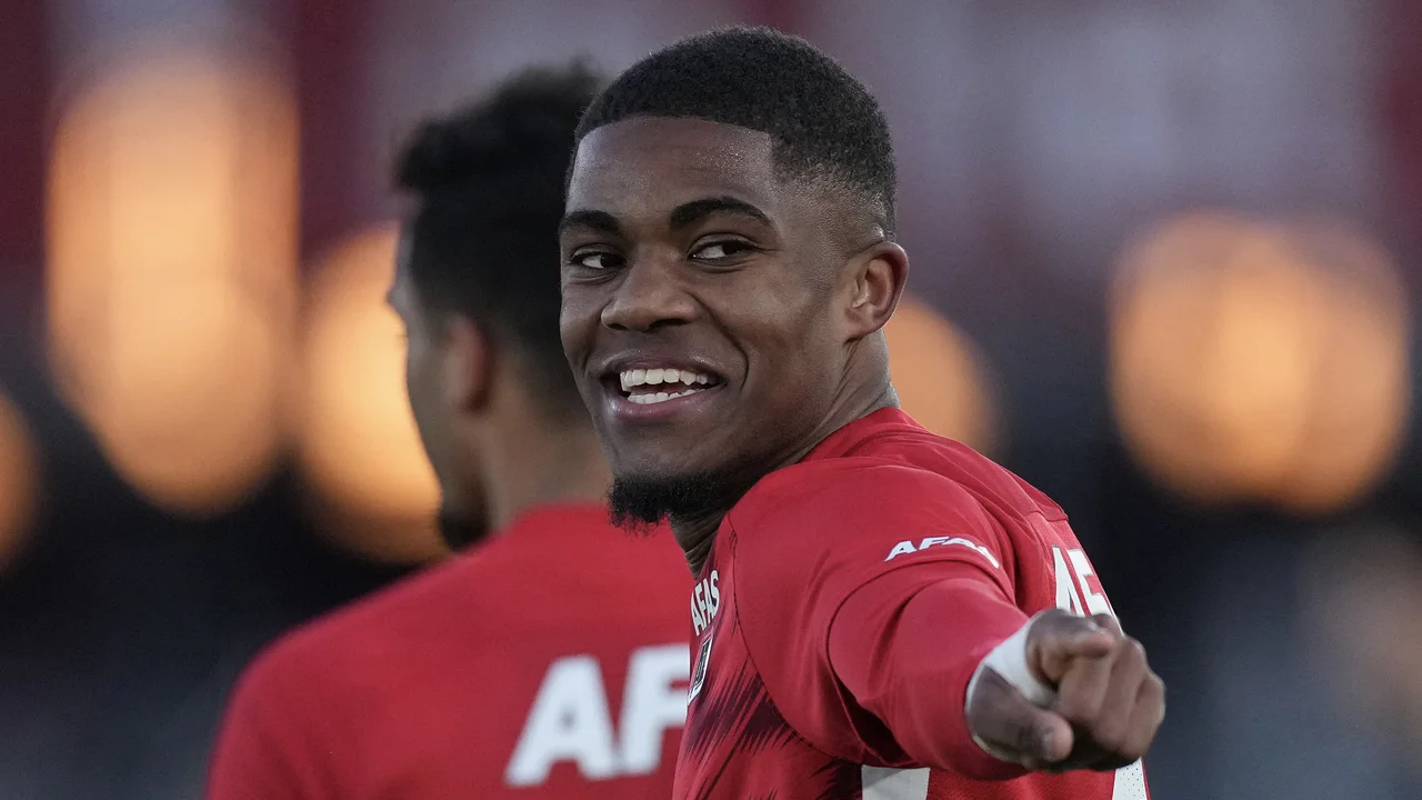 Boadu leidt AZ met hattrick langs Feyenoord