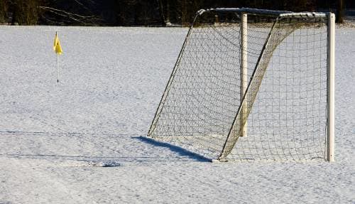 Sneeuw zet streep door Dordrecht - Jong PSV