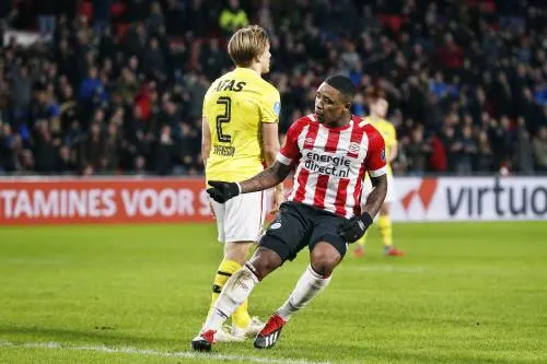 Bergwijn en Lozano trainen mee met PSV