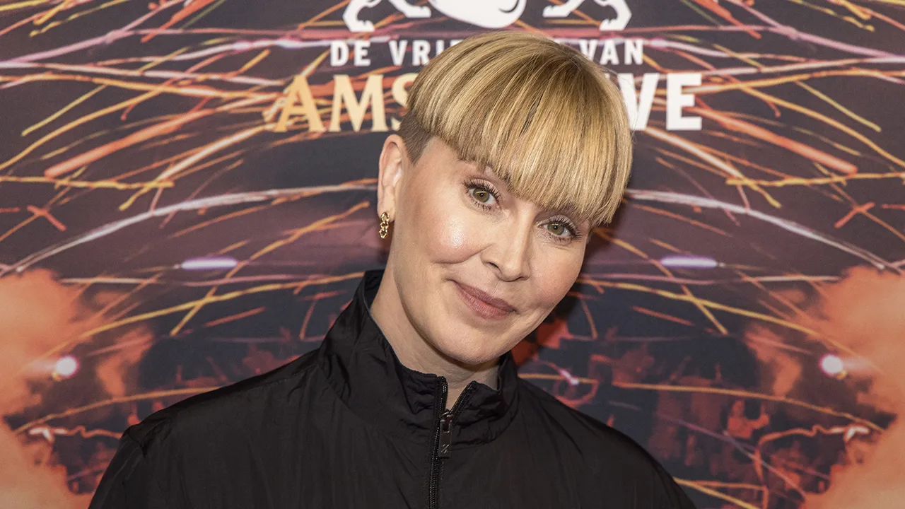 Kritiek op Anouk na opmerkelijk bericht met 'transfobe' opmerking: 'Word ik nu gecanceld?'