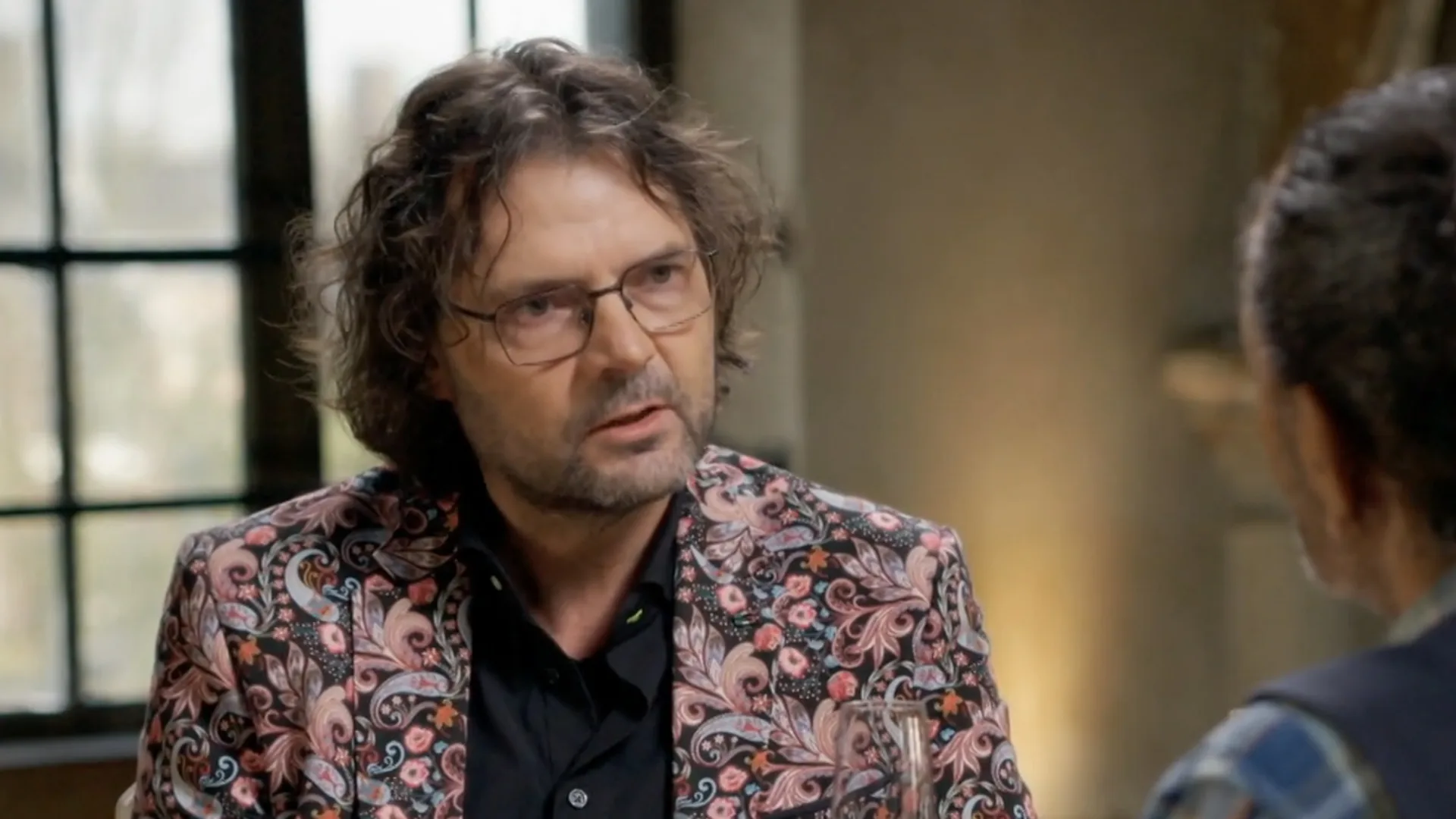 Job Knoester in De Kist openhartig over de dood van zijn zoontje en het verlies van zijn vader