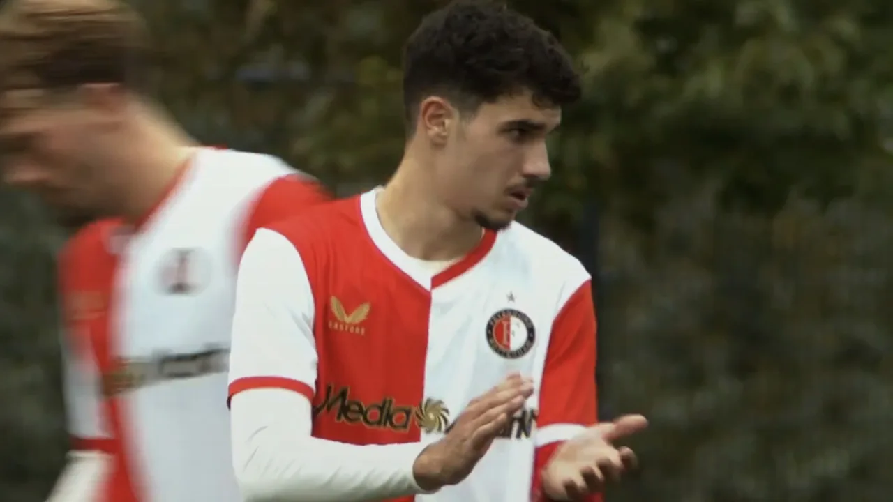 Videogoal: Shaqueel van Persie scoort bij officieus debuut voor Feyenoord