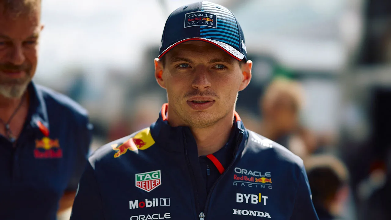 Verstappen had zichtproblemen na crash met Hamilton: 'Alsof je met een speedboot van 300 km/u reed!'