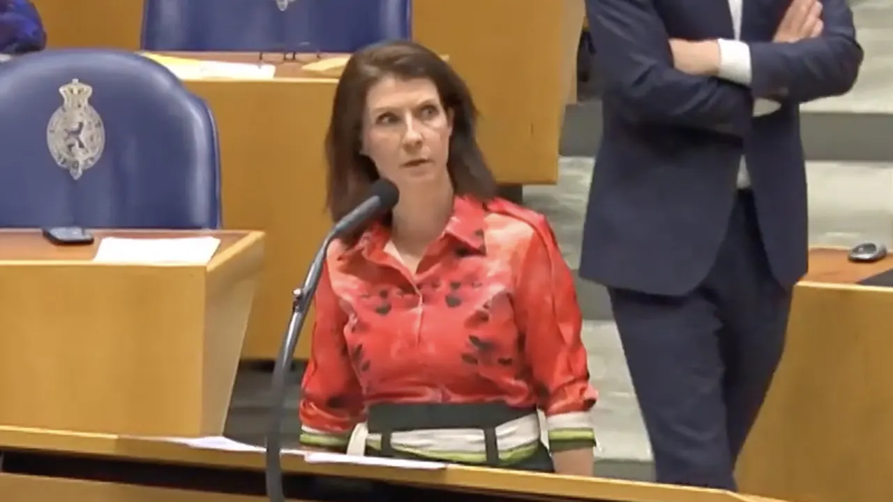 Video: Esther Ouwehand boos tijdens debat: 'F*cking hell, zeg!'