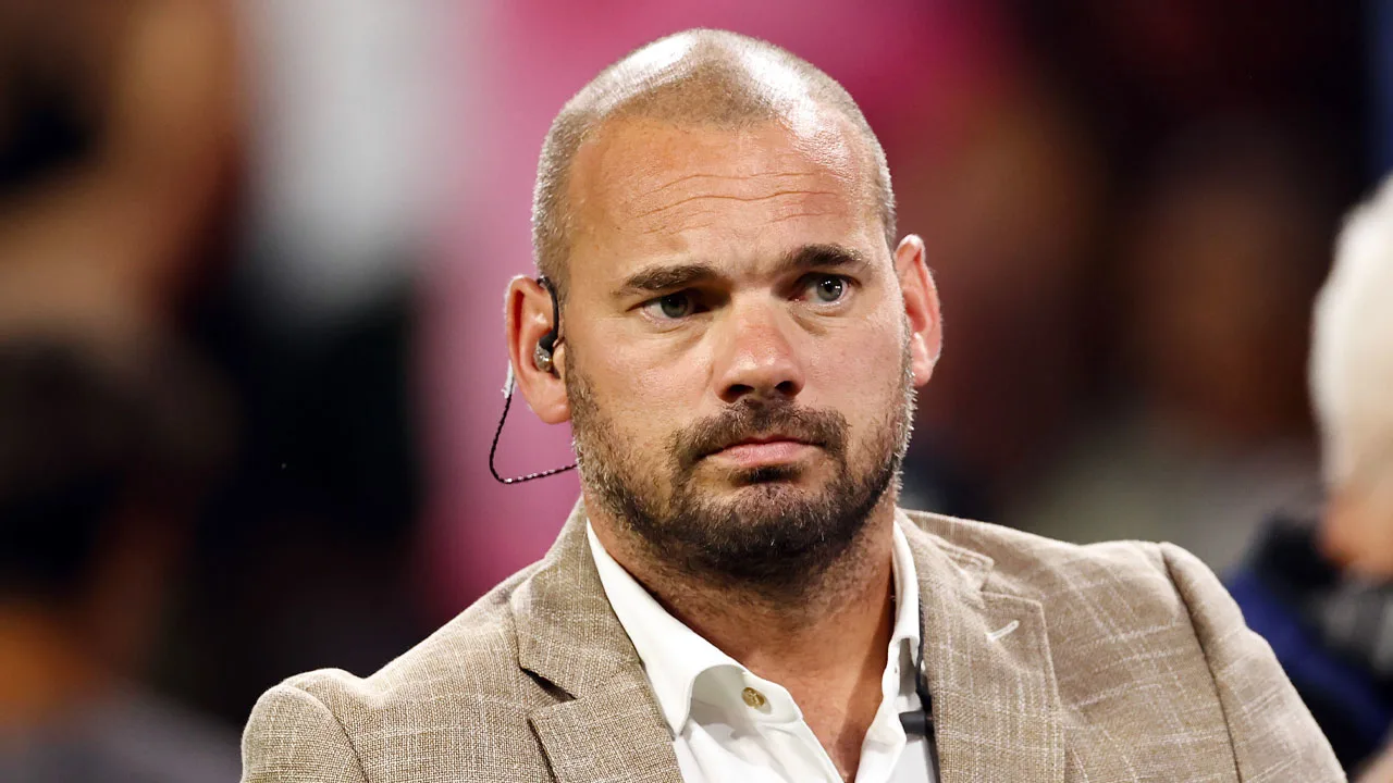 Sneijder herdenkt zijn overleden moeder: 'Je bent weg uit het zicht, maar voor altijd in m'n hart'