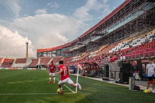 AZ speelt slechts gelijk tegen Telstar in oefenduel
