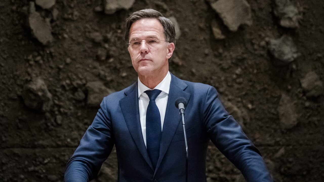 Rutte wil acties bij woningen van politici strafbaar stellen