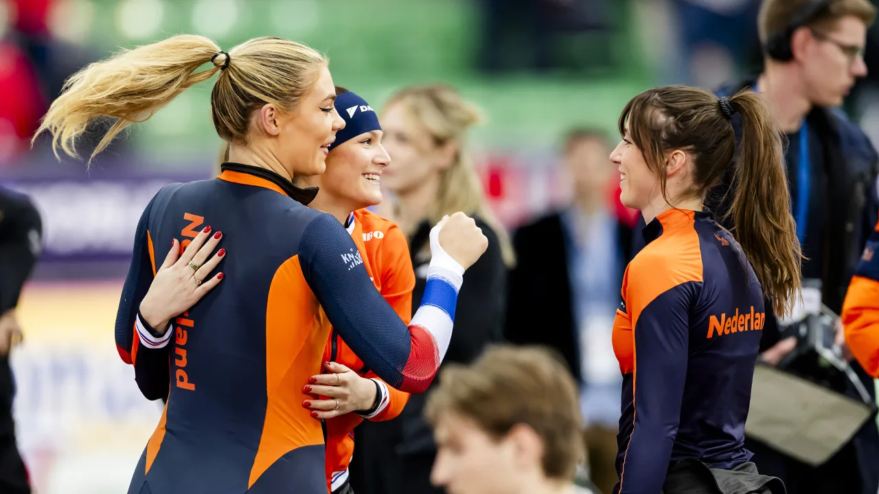 Nederlandse schaatssters veroveren wereldtitel op de teamsprint