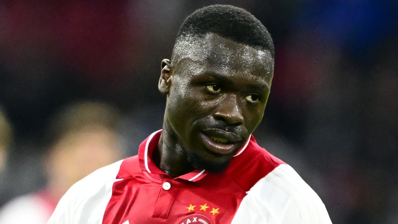 Opmerkelijk gerucht uit Engeland: 'Brian Brobbey dichtbij vertrek bij Ajax'