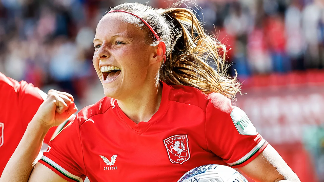Voetbalsters FC Twente grijpen landstitel op spannende slotdag
