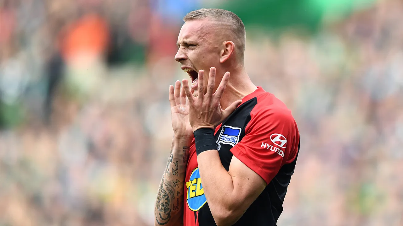 Hertha-voetballers aan de slag in fietsenwerkplaats