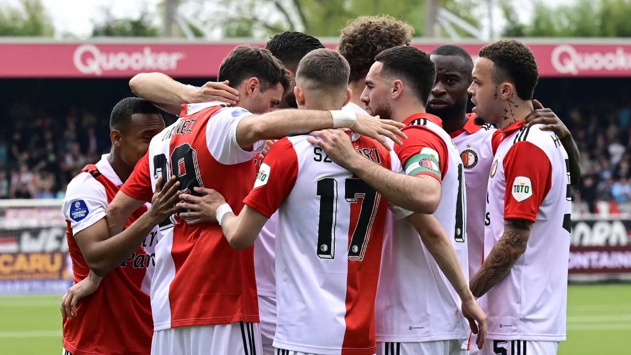 Rotterdamse muzikanten maken nummer voor Feyenoord: 'Kameraden voor het leven'