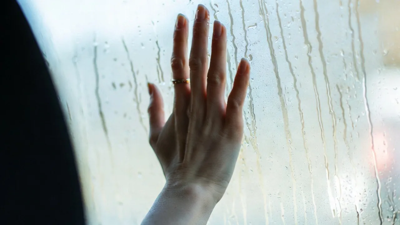 'Politie pakt seksend stel in rijdende auto bij 140 kilometer per uur op'