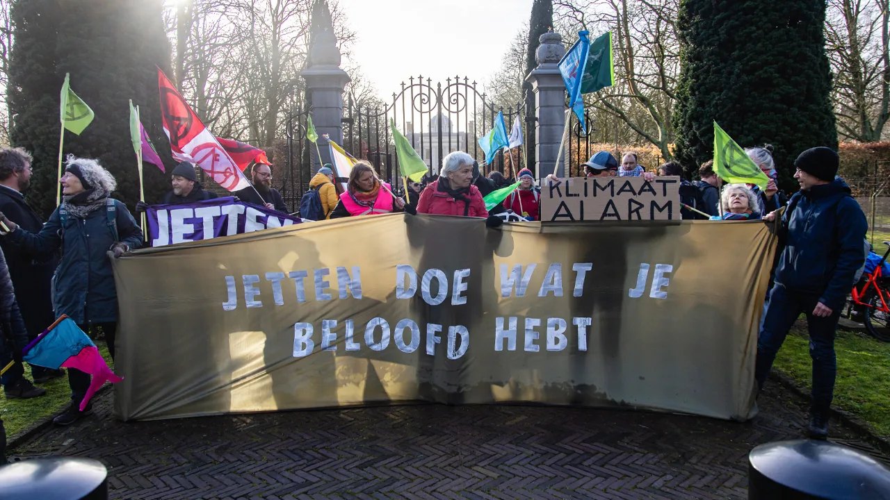 Extinction Rebellion protesteert bij beëdiging kabinet: 'Jetten, doe wat je beloofd hebt'