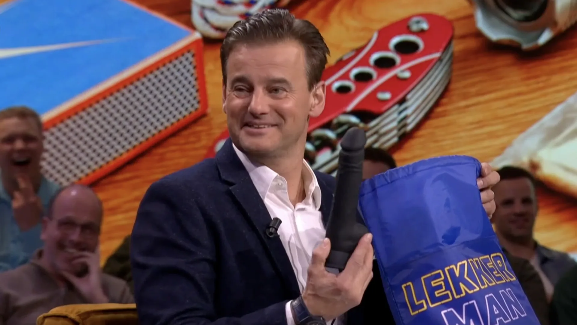 'Mensen waren teleurgesteld toen die dildo niet in het Vandaag Inside-noodpakket bleek te zitten!'